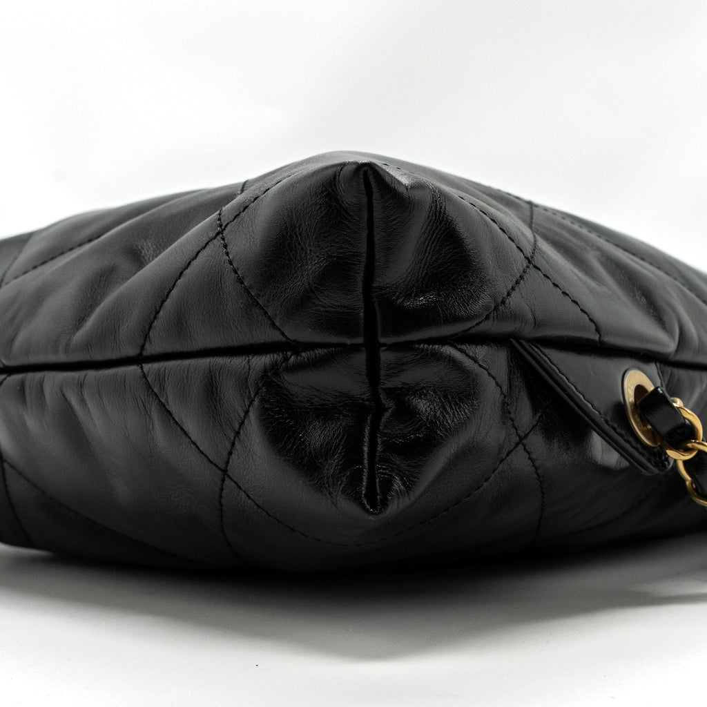 chanel-22-backpack-shiny-calfskin-black-ghwmicrochip