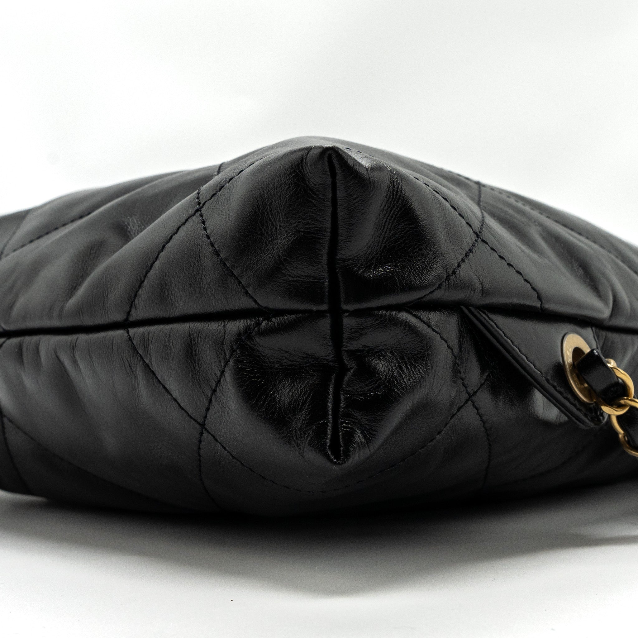 chanel-22-backpack-shiny-calfskin-black-ghwmicrochip