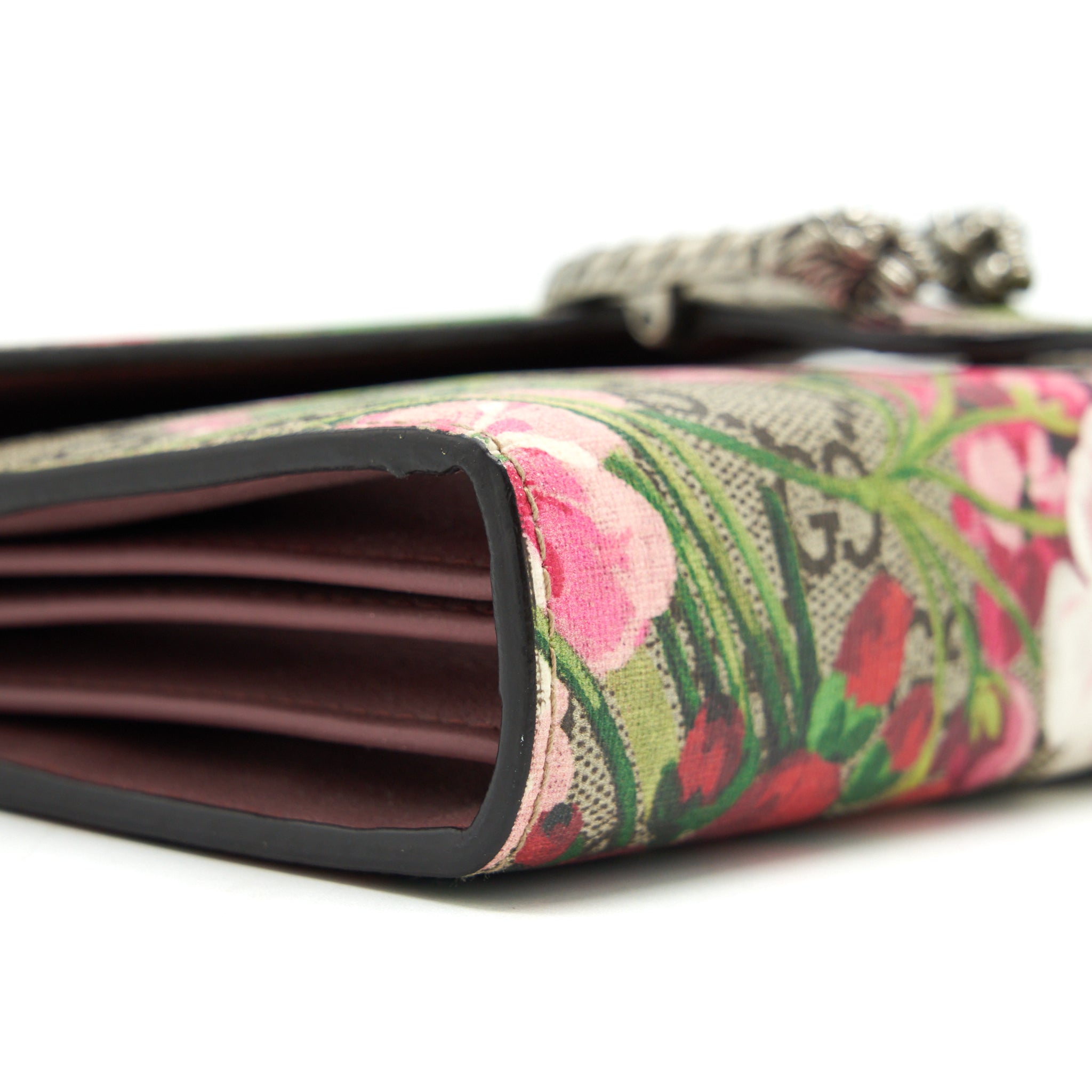 gucci-blossom-gg-supreme-chain-wallet-shw