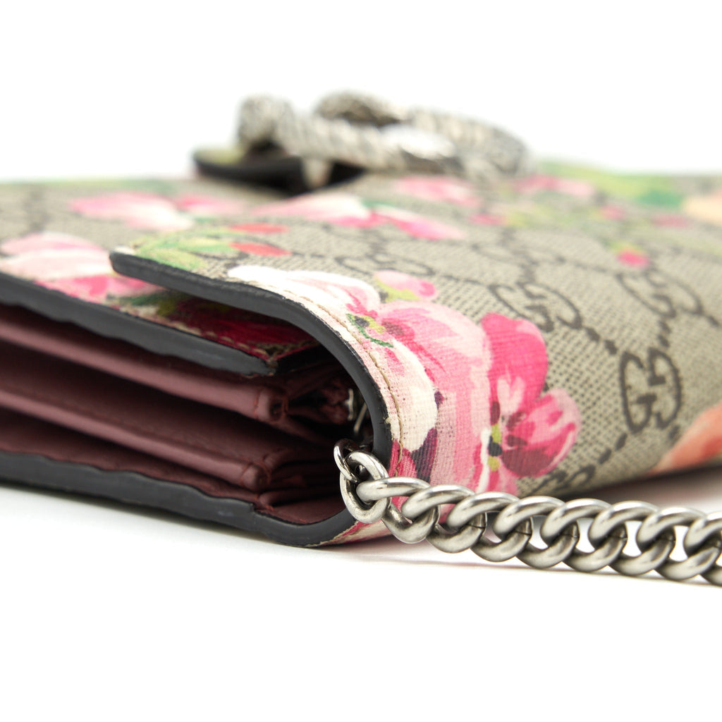 gucci-blossom-gg-supreme-chain-wallet-shw