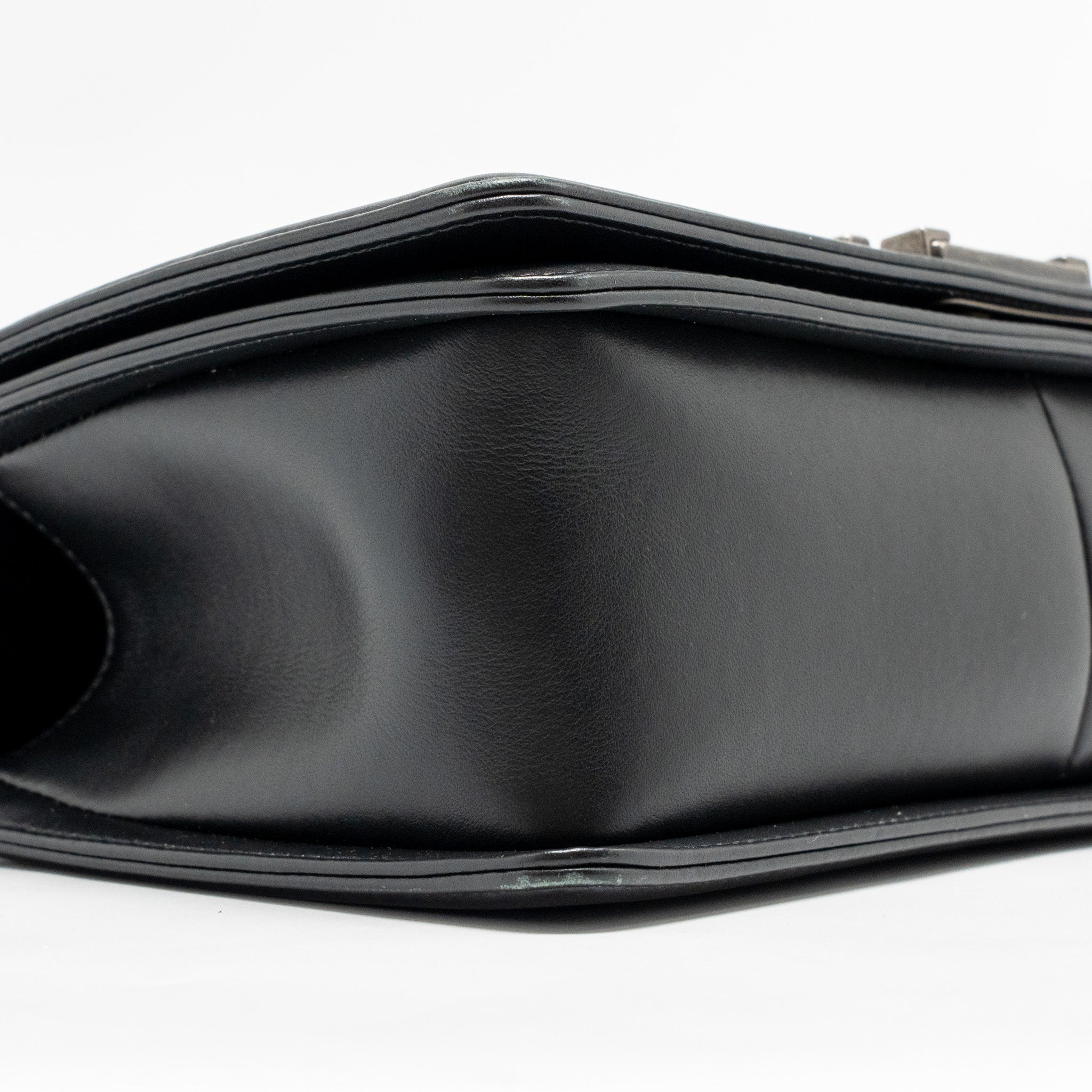 chanel-medium-boy-bag-calfskin-black-ruthenium-shw-1