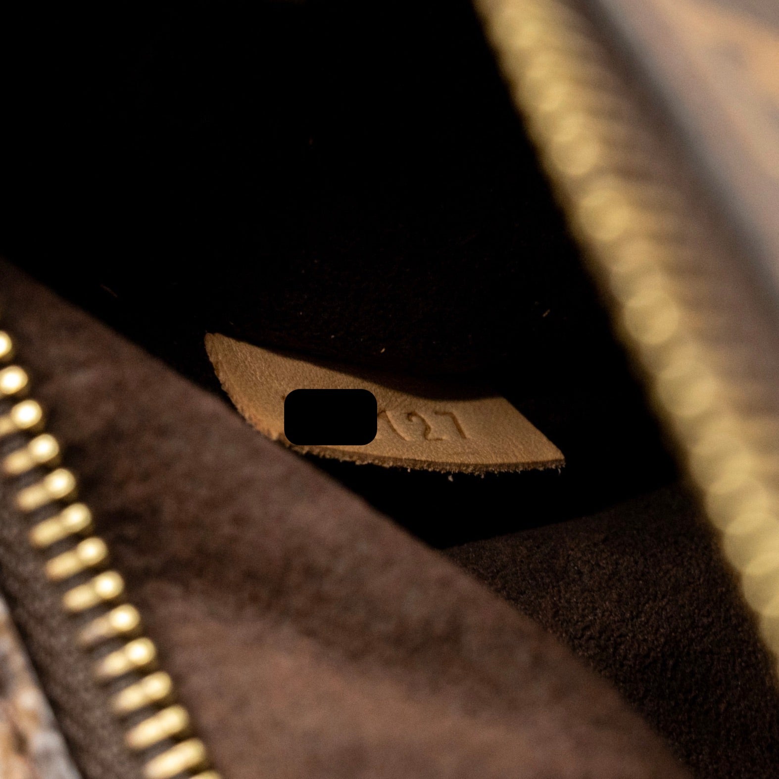 louis-vuitton-pochette-metis-monogram-canvas-ghw-copy