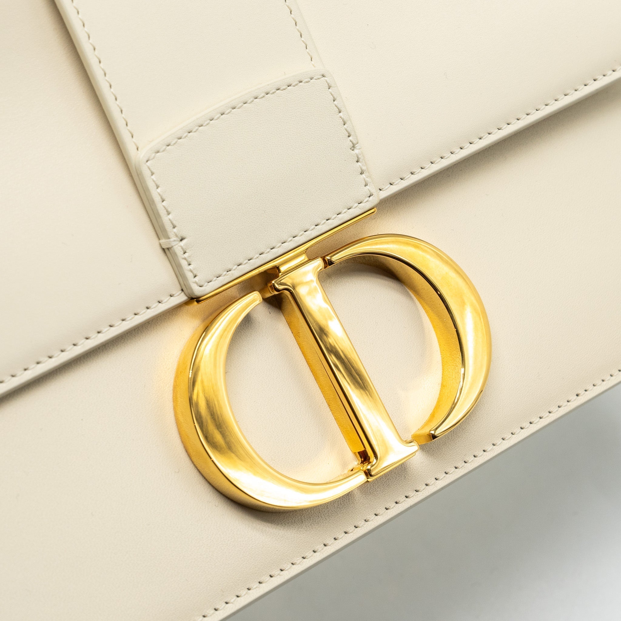 dior-30-montaigne-bag-calfskin-white-ghw
