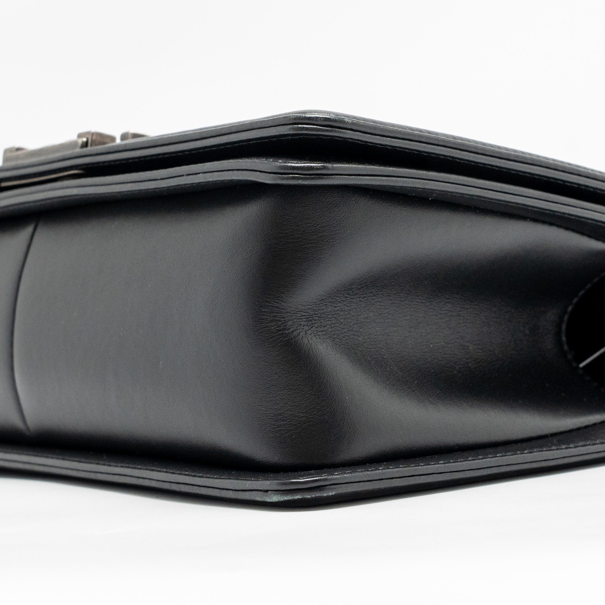 chanel-medium-boy-bag-calfskin-black-ruthenium-shw-1