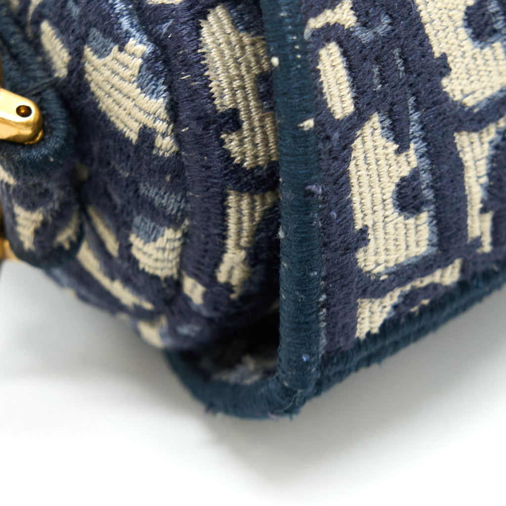dior-saddle-bag-blue-oblique-embroidery-ghw-1