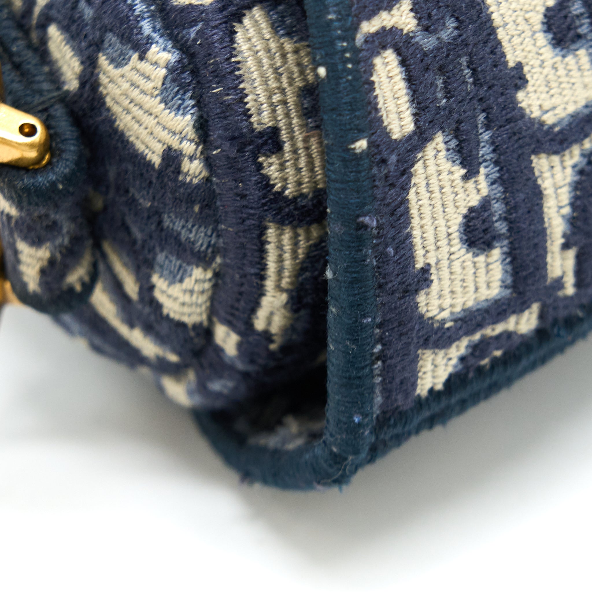 dior-saddle-bag-blue-oblique-embroidery-ghw-1