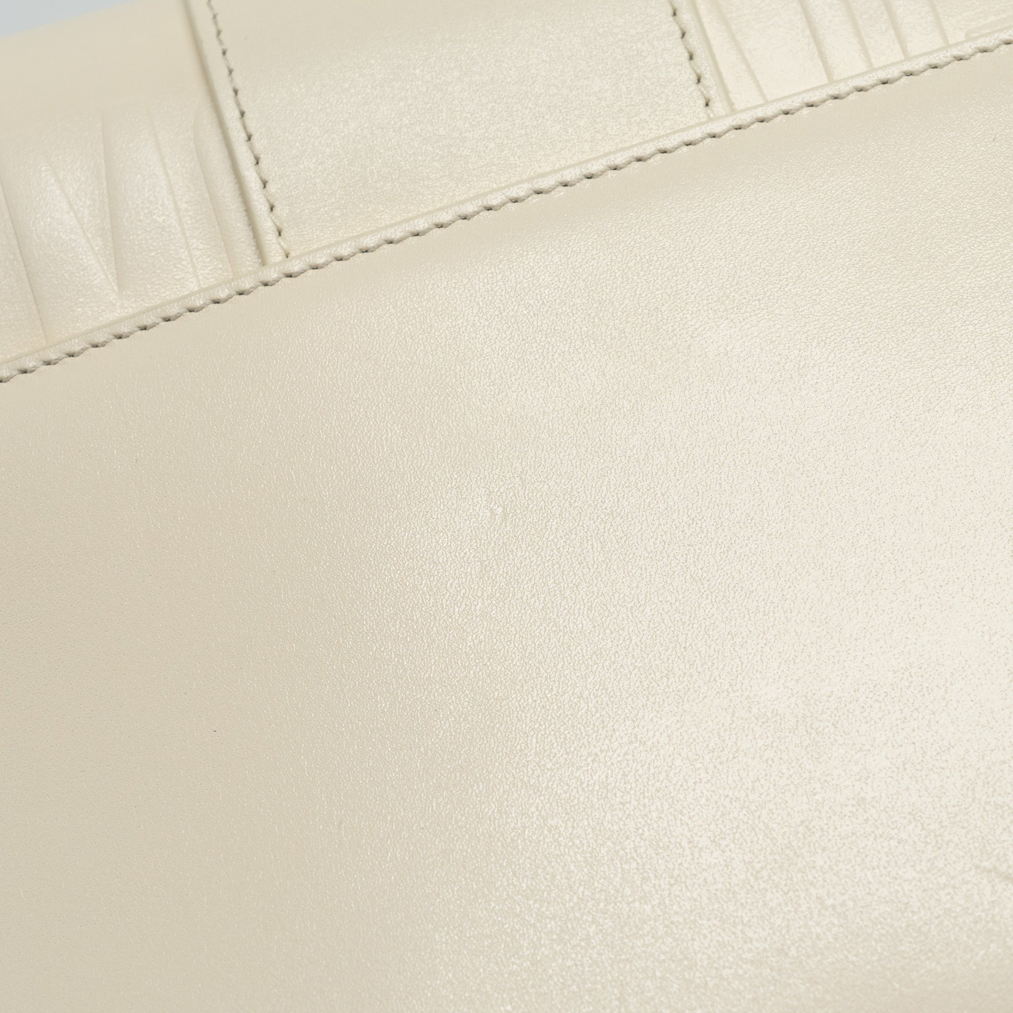 dior-30-montaigne-bag-calfskin-white-ghw
