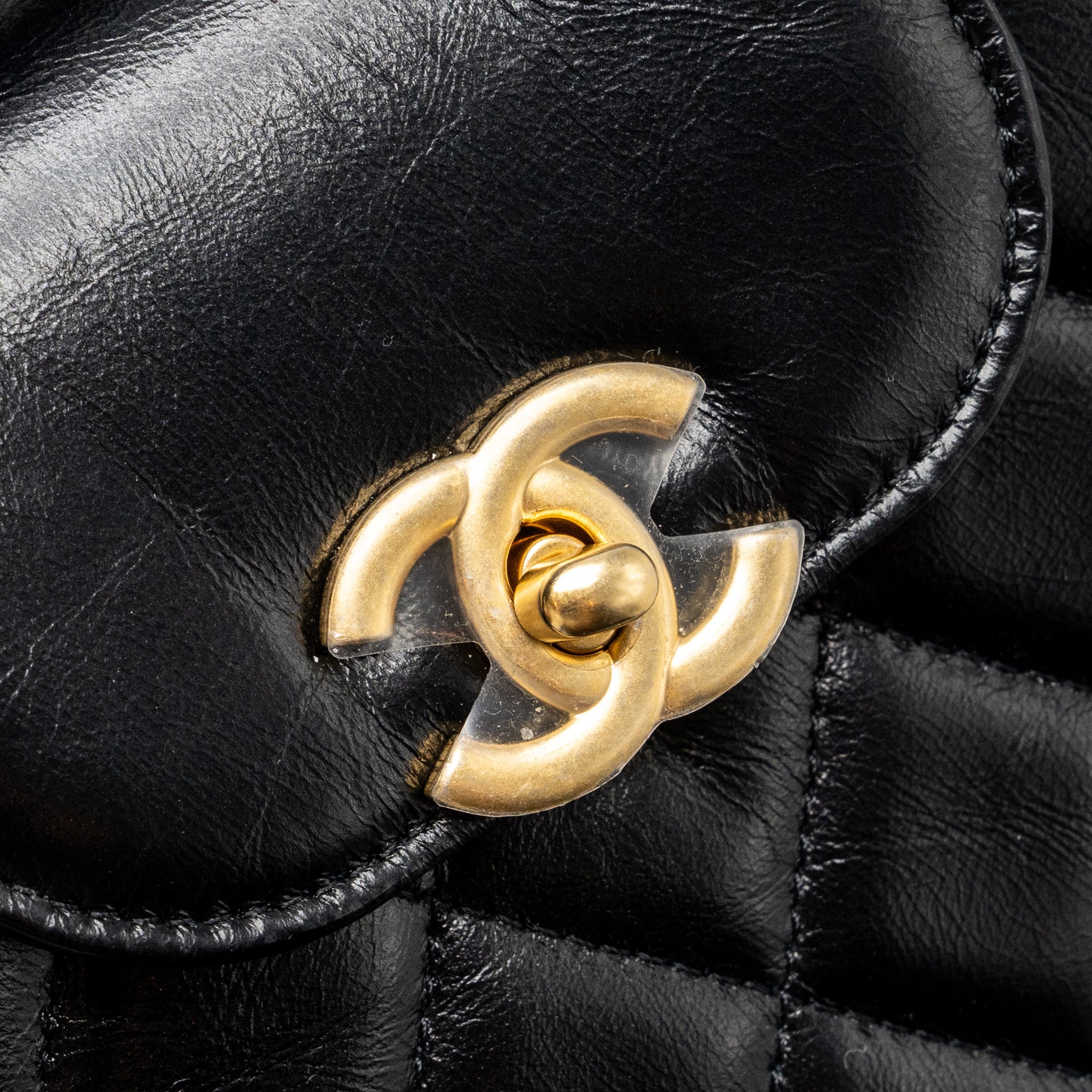 chanel-24p-mini-shopping-tote-calfskin-black-ghwmicrochip-1
