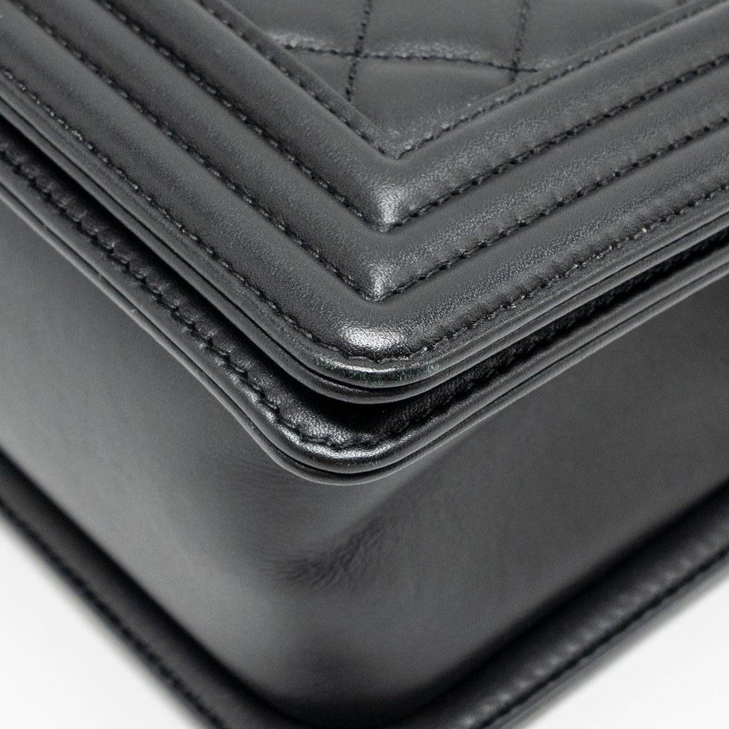 chanel-medium-boy-bag-calfskin-black-ruthenium-shw-1
