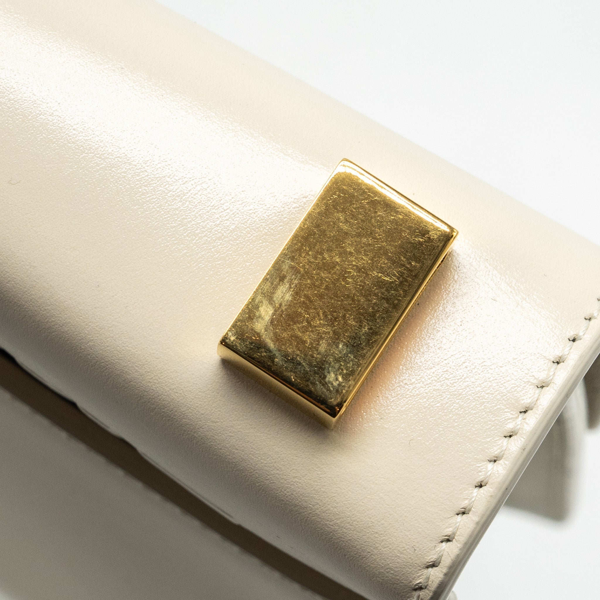 dior-30-montaigne-bag-calfskin-white-ghw