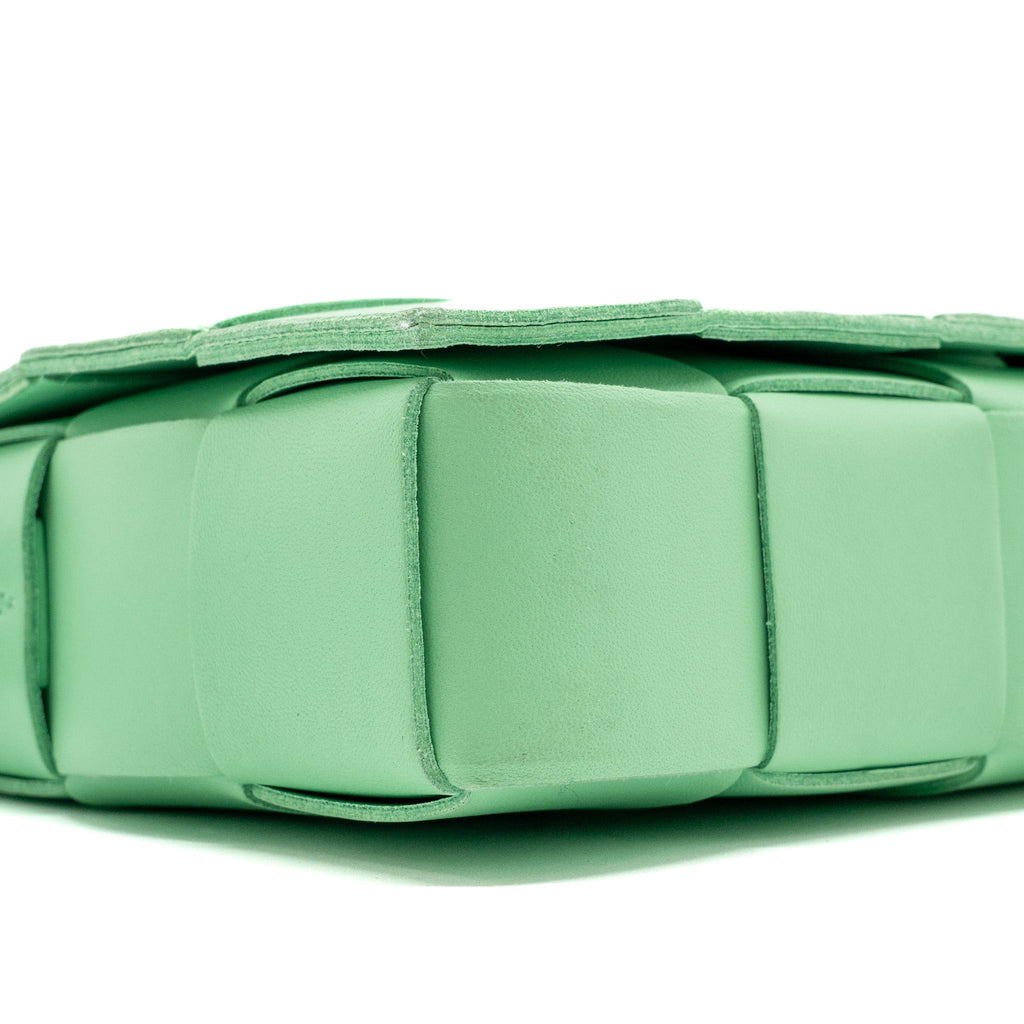 bottega-veneta-classic-cassette-bag-lambskin-light-green-shw-copy
