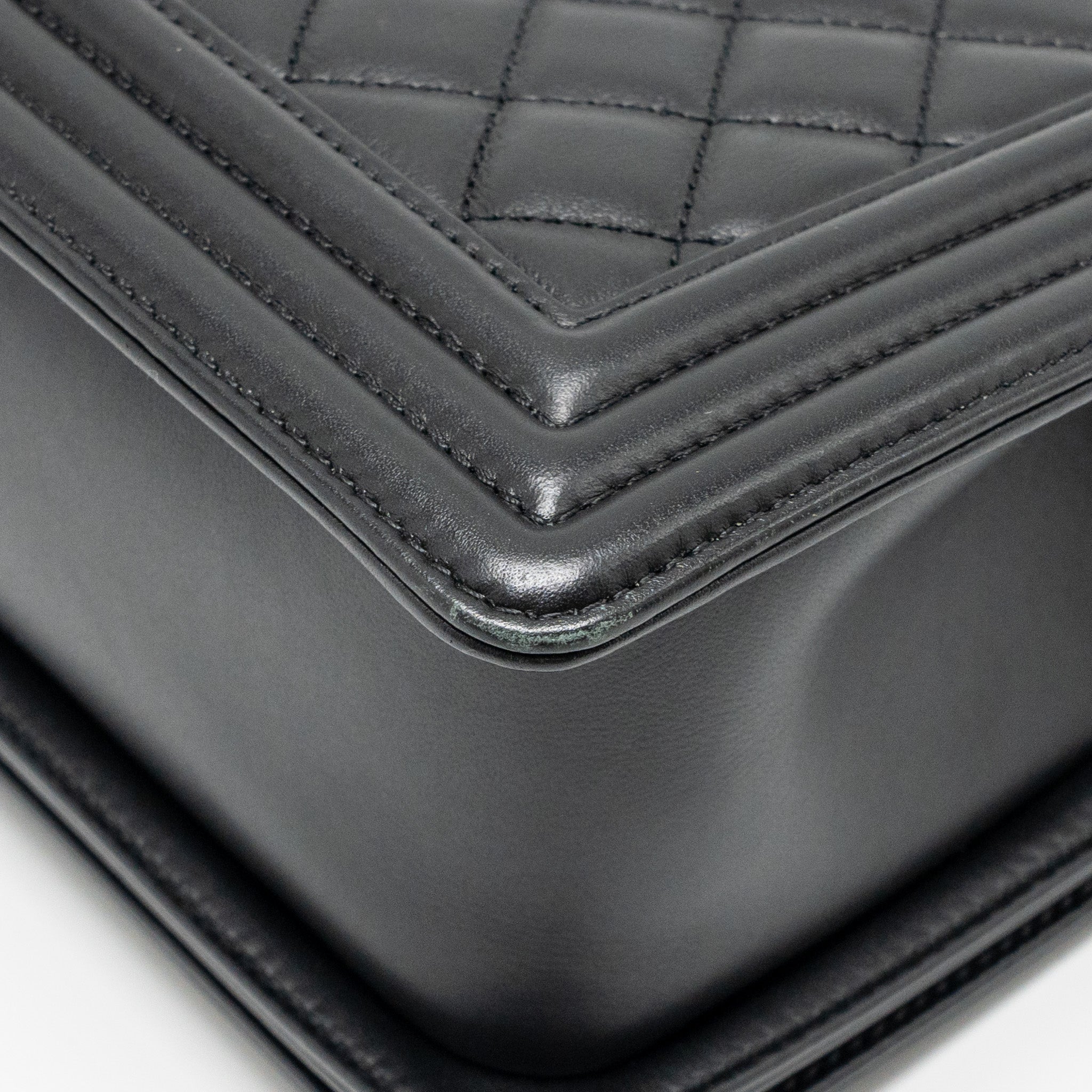 chanel-medium-boy-bag-calfskin-black-ruthenium-shw-1
