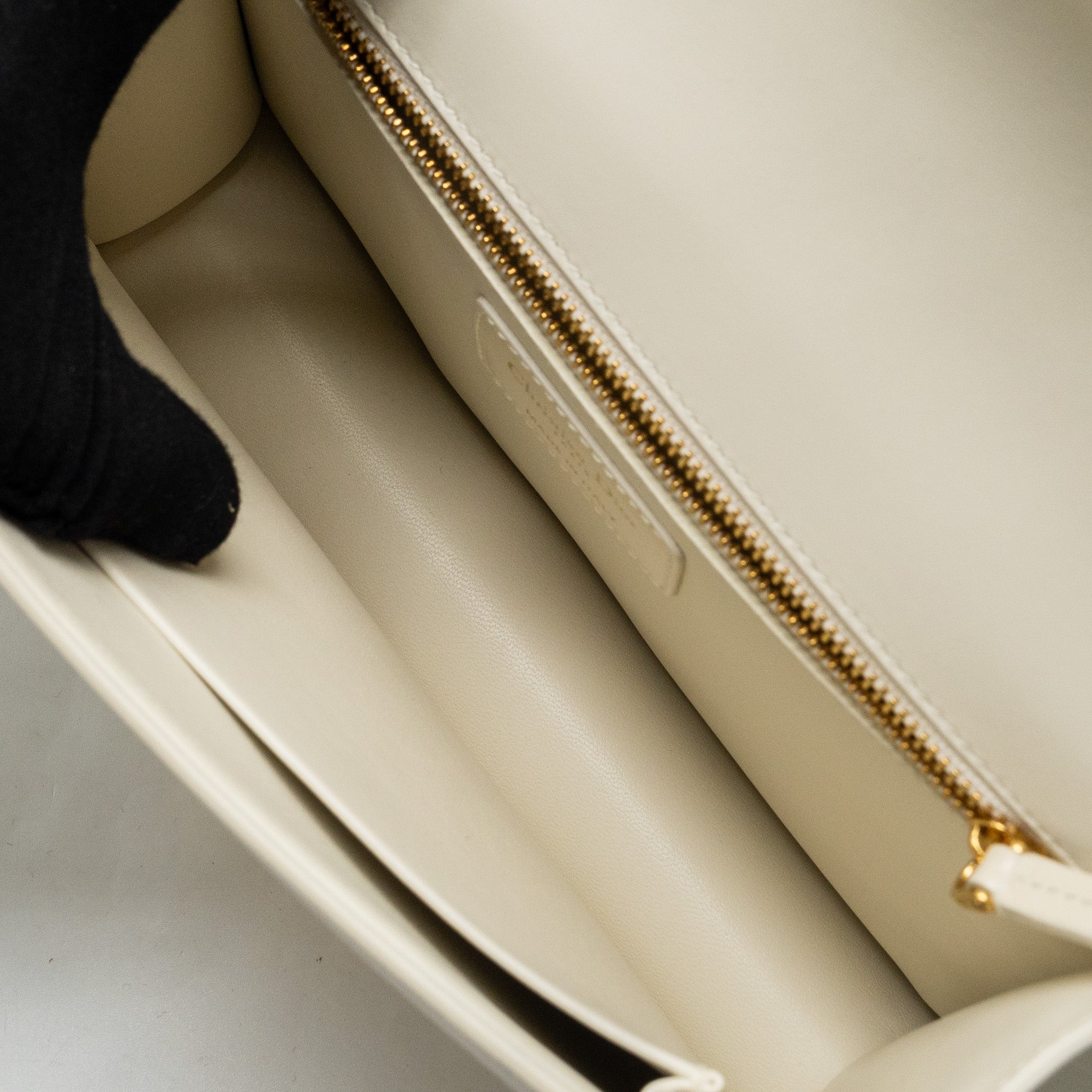 dior-30-montaigne-bag-calfskin-white-ghw