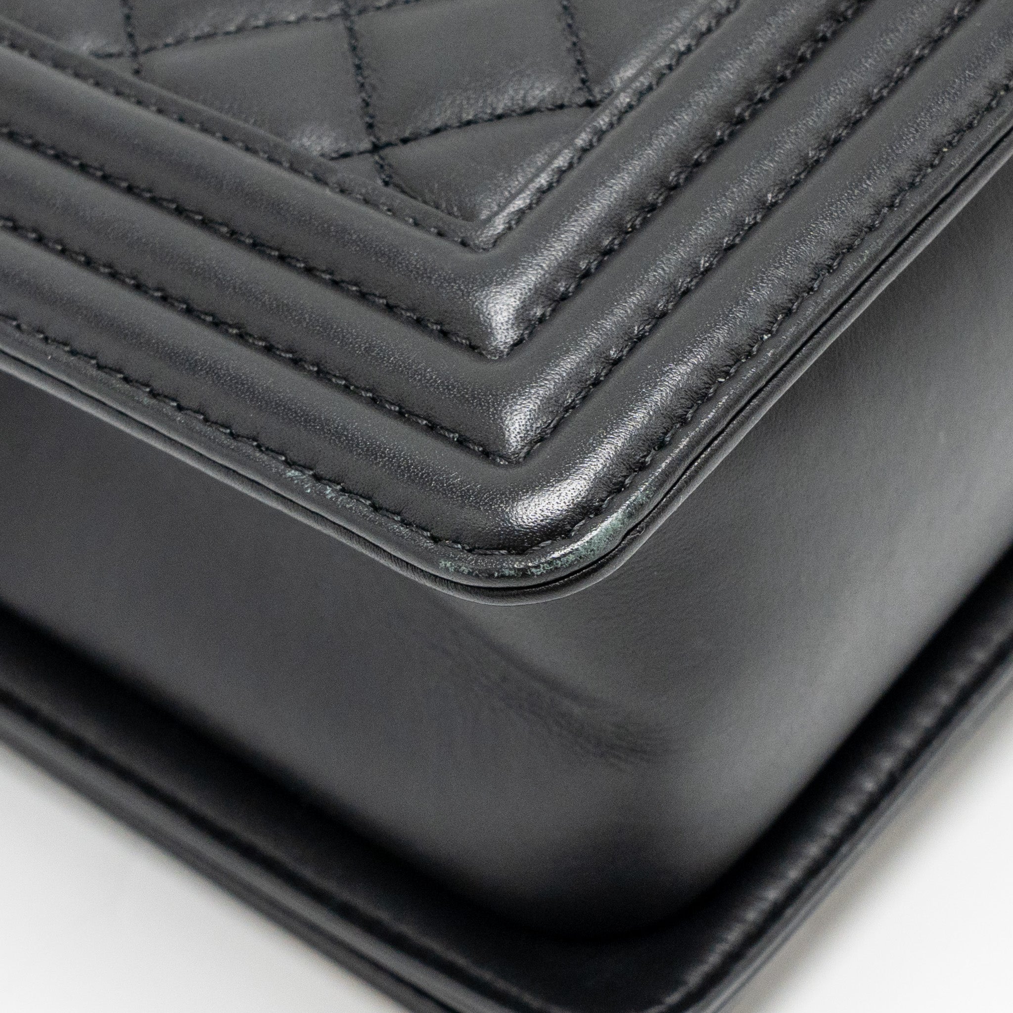 chanel-medium-boy-bag-calfskin-black-ruthenium-shw-1
