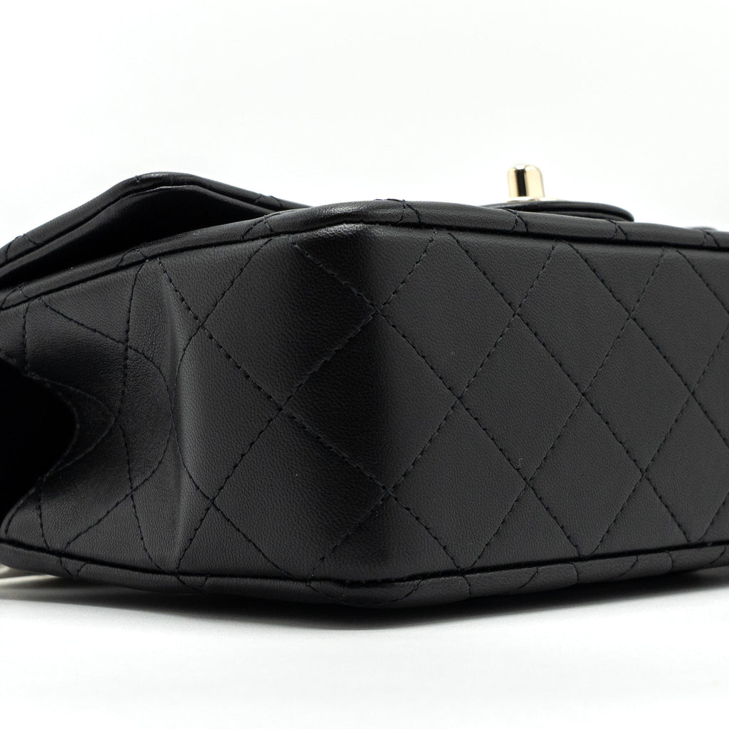 chanel-22p-lion-charm-top-handle-mini-rectangular-flap-bag-lambskin-black-lghw-microchip