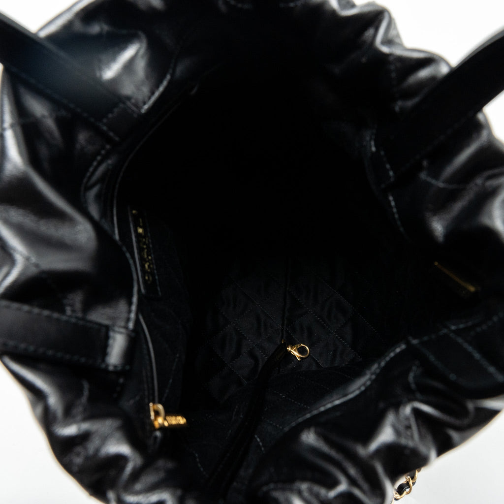 chanel-22-backpack-shiny-calfskin-black-ghwmicrochip