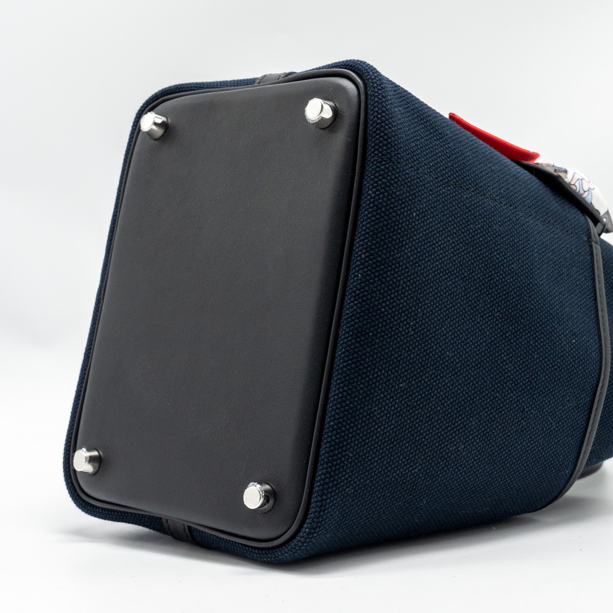 hermes-cargo-picotin-18-lock-bag-canvas-swift-bleu-marine-black-shw-stamp-u-copy