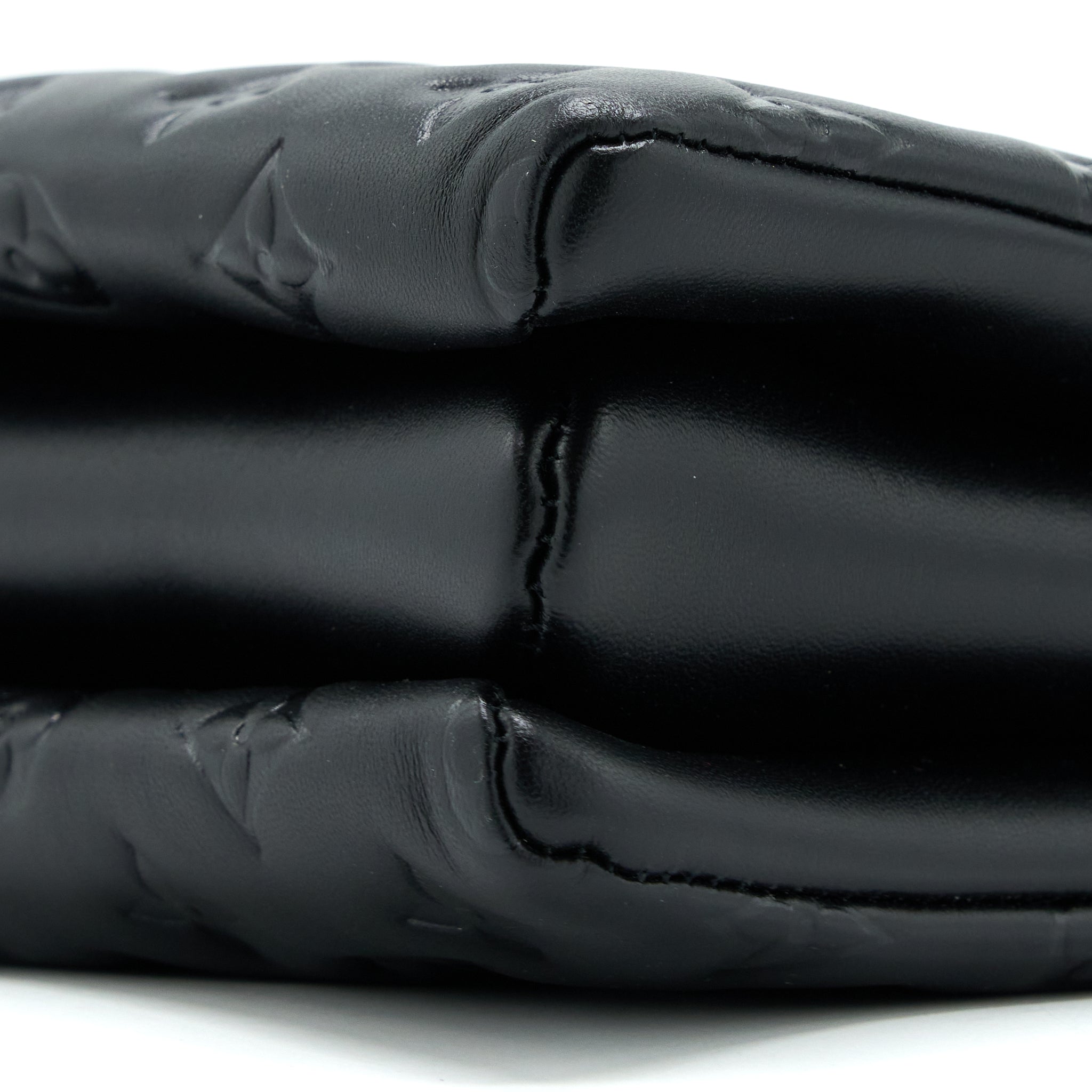 louis-vuitton-coussin-pm-lambskin-black-ghw