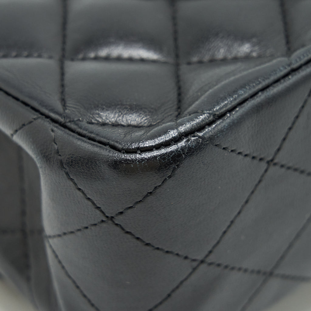 chanel-medium-classic-flap-bag-lambskin-black-shw