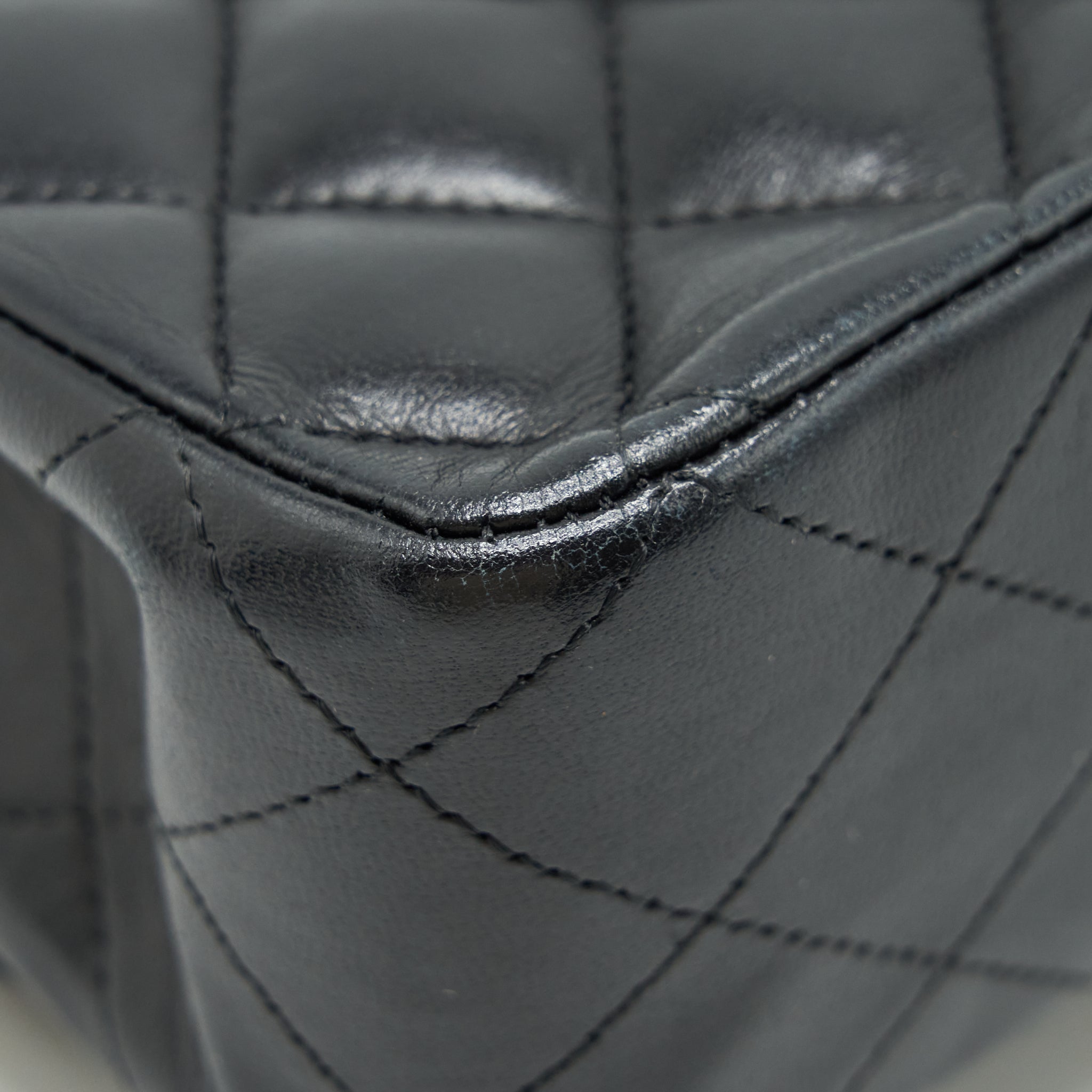 chanel-medium-classic-flap-bag-lambskin-black-shw