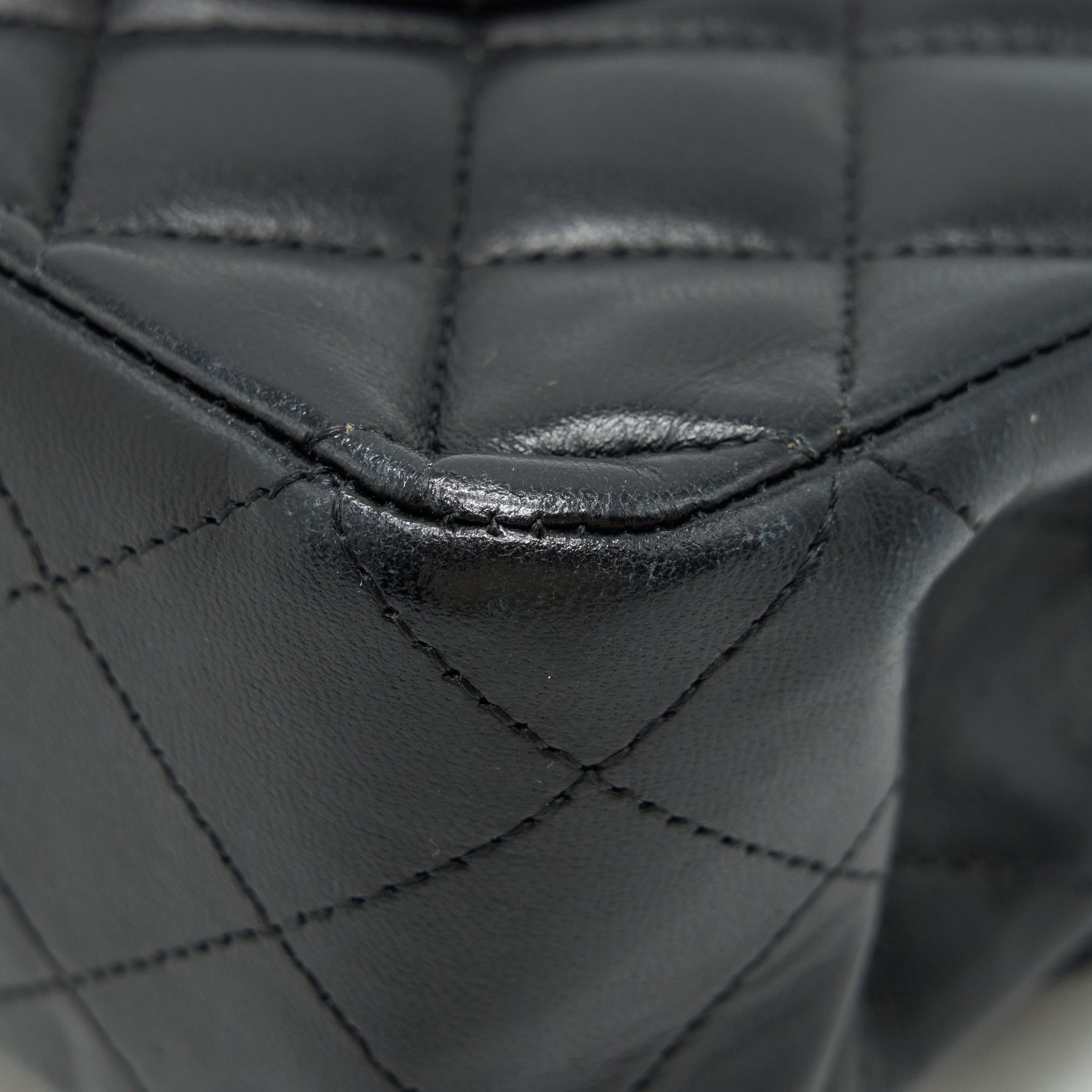 chanel-medium-classic-flap-bag-lambskin-black-shw