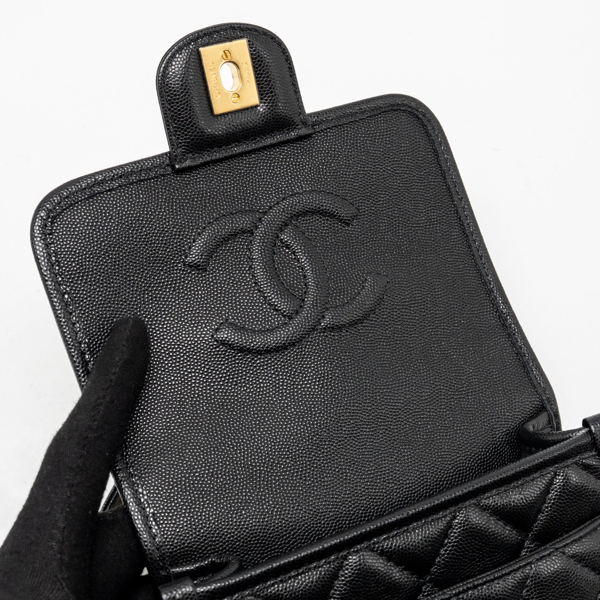 chanel-22k-mini-flap-bag-with-top-handle-shiny-grained-calfskin-black-ghw-microchip-copy