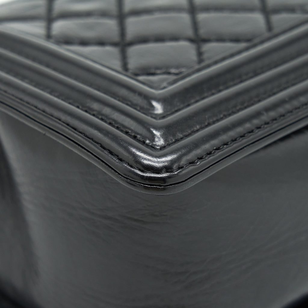 chanel-medium-boy-bag-calfskin-black-ghw