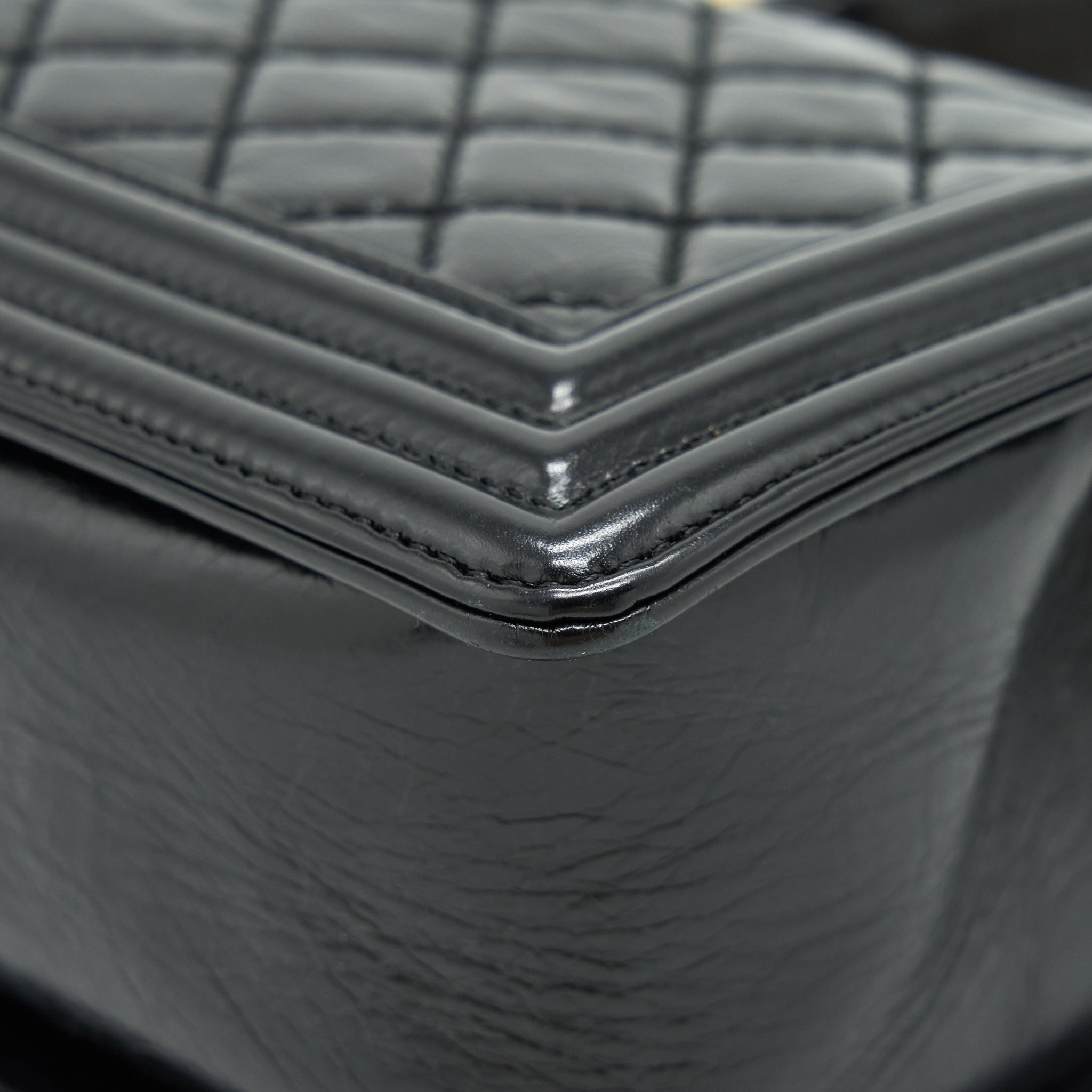 chanel-medium-boy-bag-calfskin-black-ghw