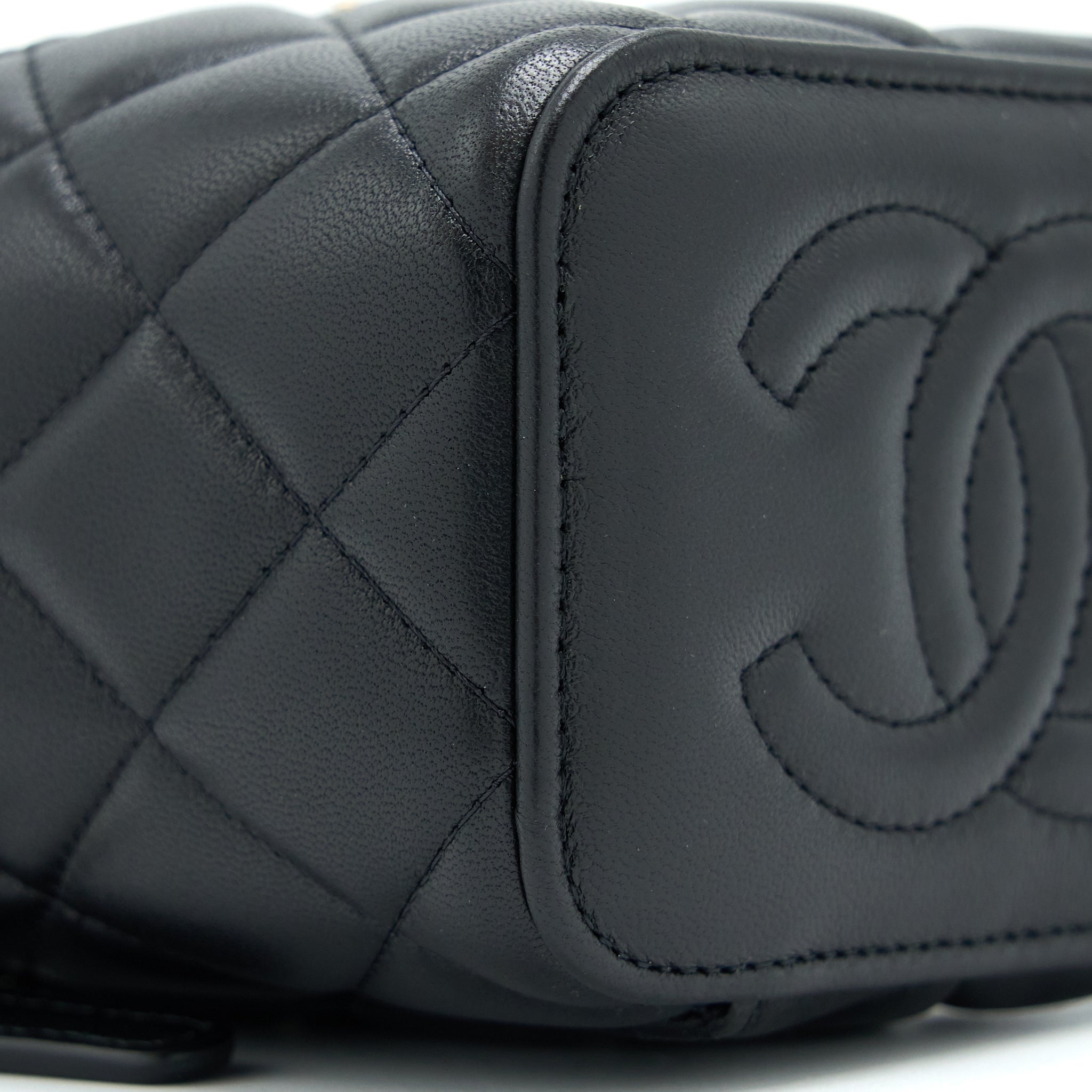 chanel-22b-detailed-top-handle-mini-vanity-with-chain-lambskin-black-brushed-ghw