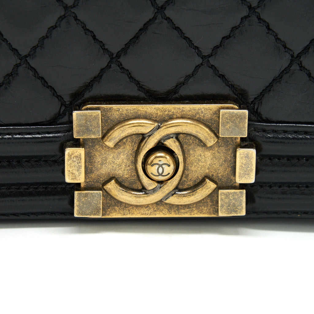 chanel-medium-boy-bag-calfskin-black-ghw