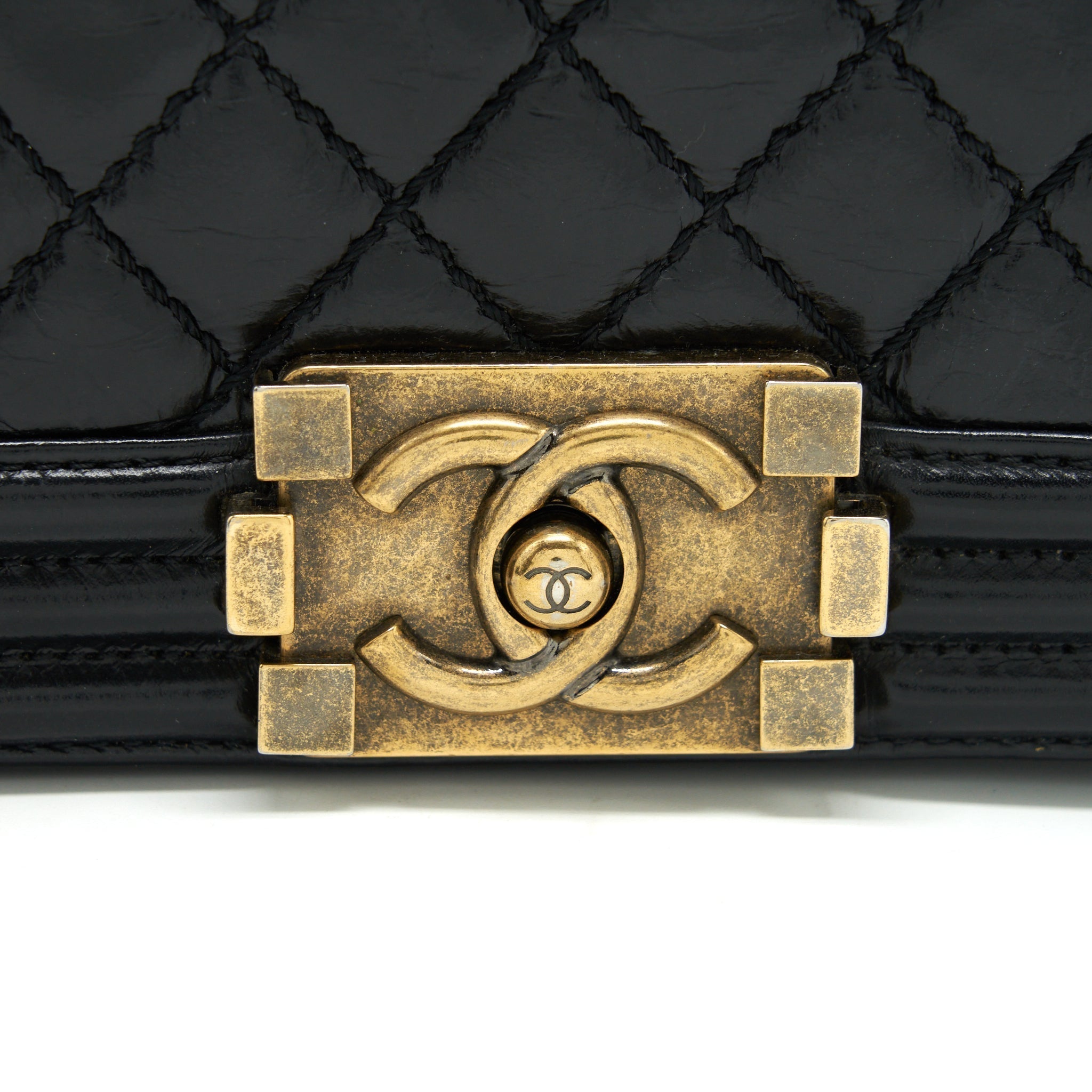 chanel-medium-boy-bag-calfskin-black-ghw