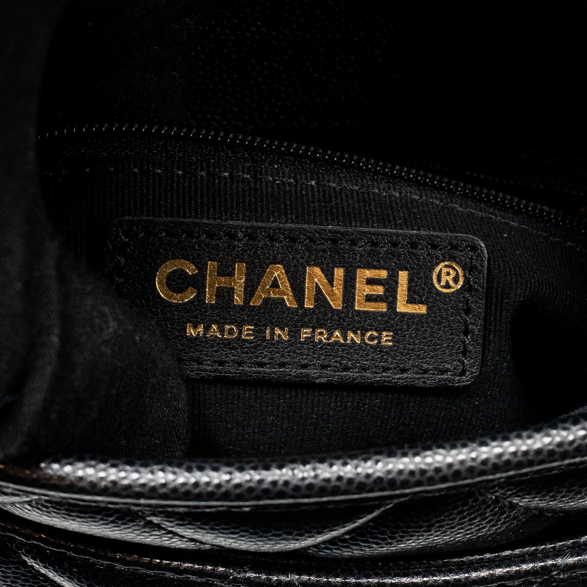 chanel-22k-mini-flap-bag-with-top-handle-shiny-grained-calfskin-black-ghw-microchip-copy