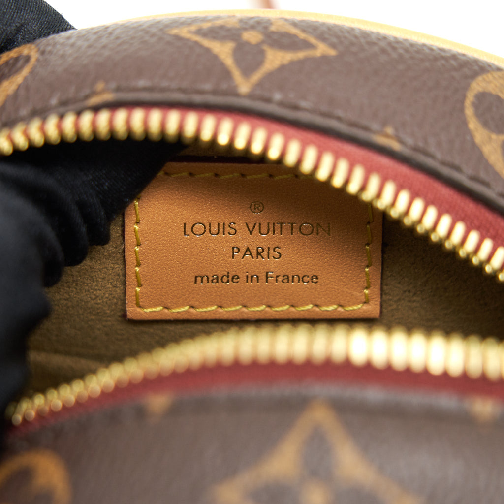 louis-vuitton-boite-chapeau-souple-pm-monogram-canvas