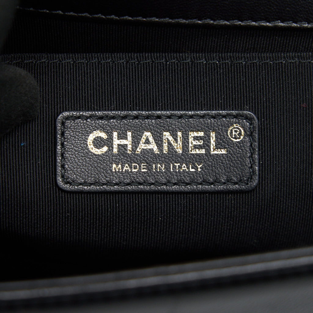 chanel-tweed-medium-le-boy-chevron-black-and-white-ghw