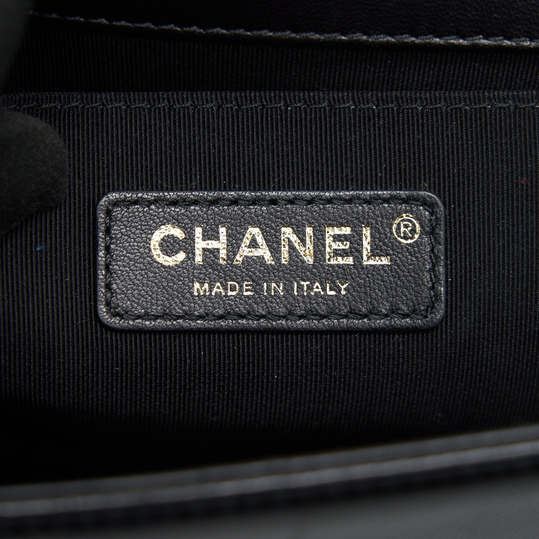 chanel-tweed-medium-le-boy-chevron-black-and-white-ghw