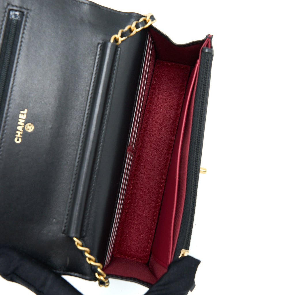 chanel-21s-wallet-on-chain-with-pearl-cc-logo-round-handle-lambskin-black-brushed-ghw