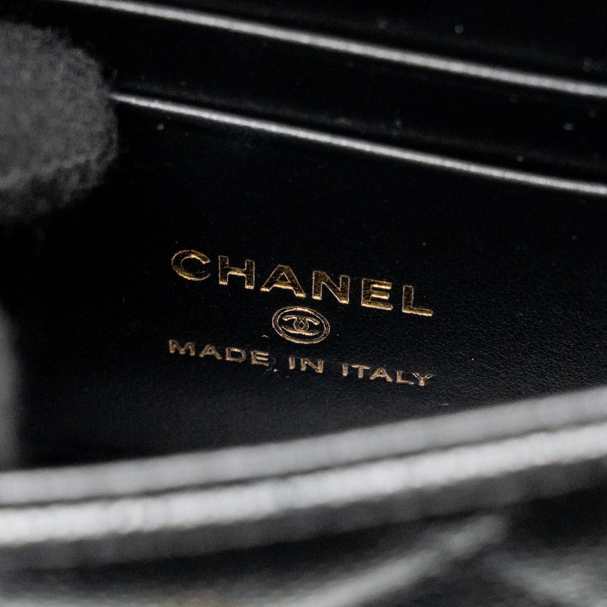 chanel-coco-handle-clutch-with-chain-caviar-black-lghw-microchip-copy