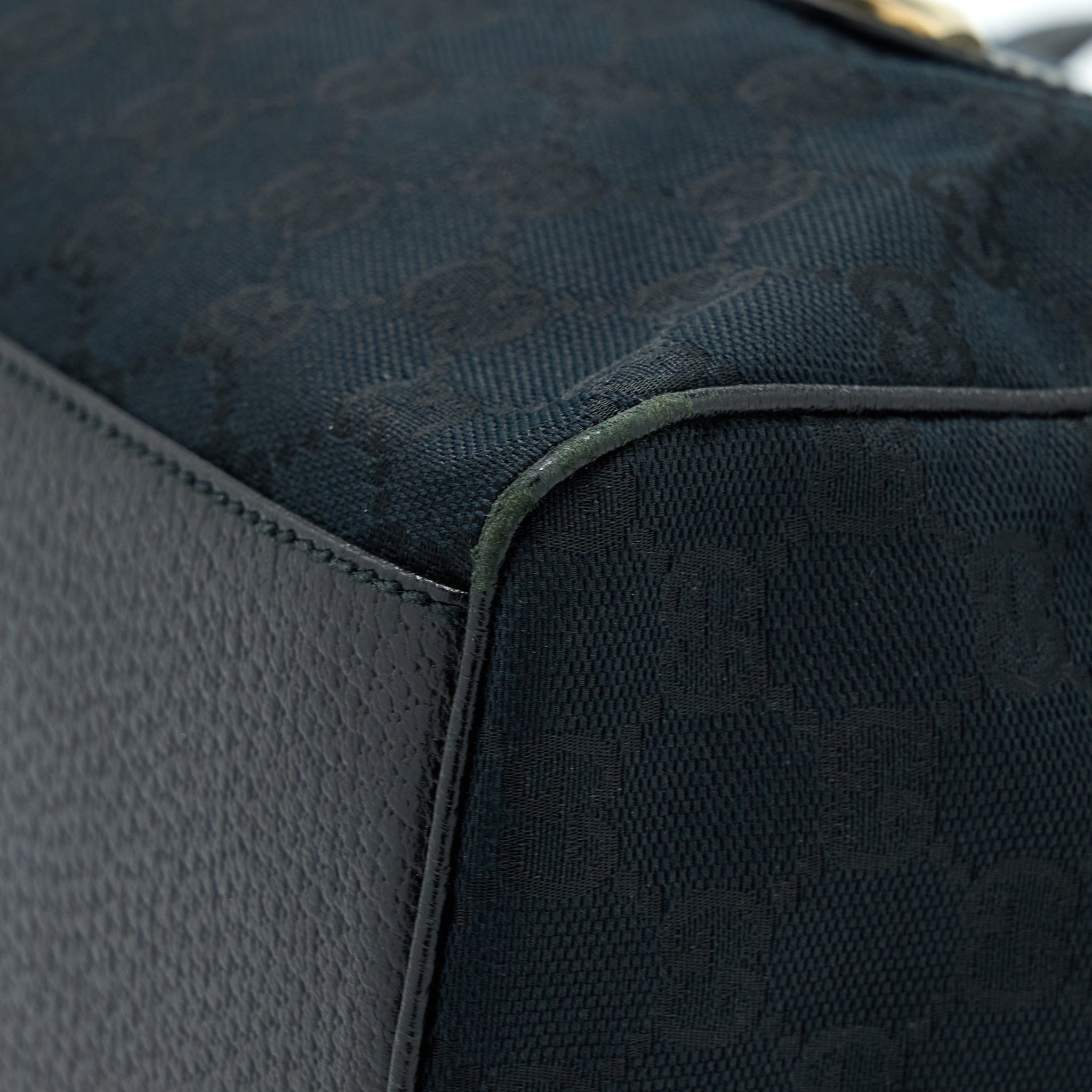 gucci-boston-bag-gg-supreme-fabric-black-shw