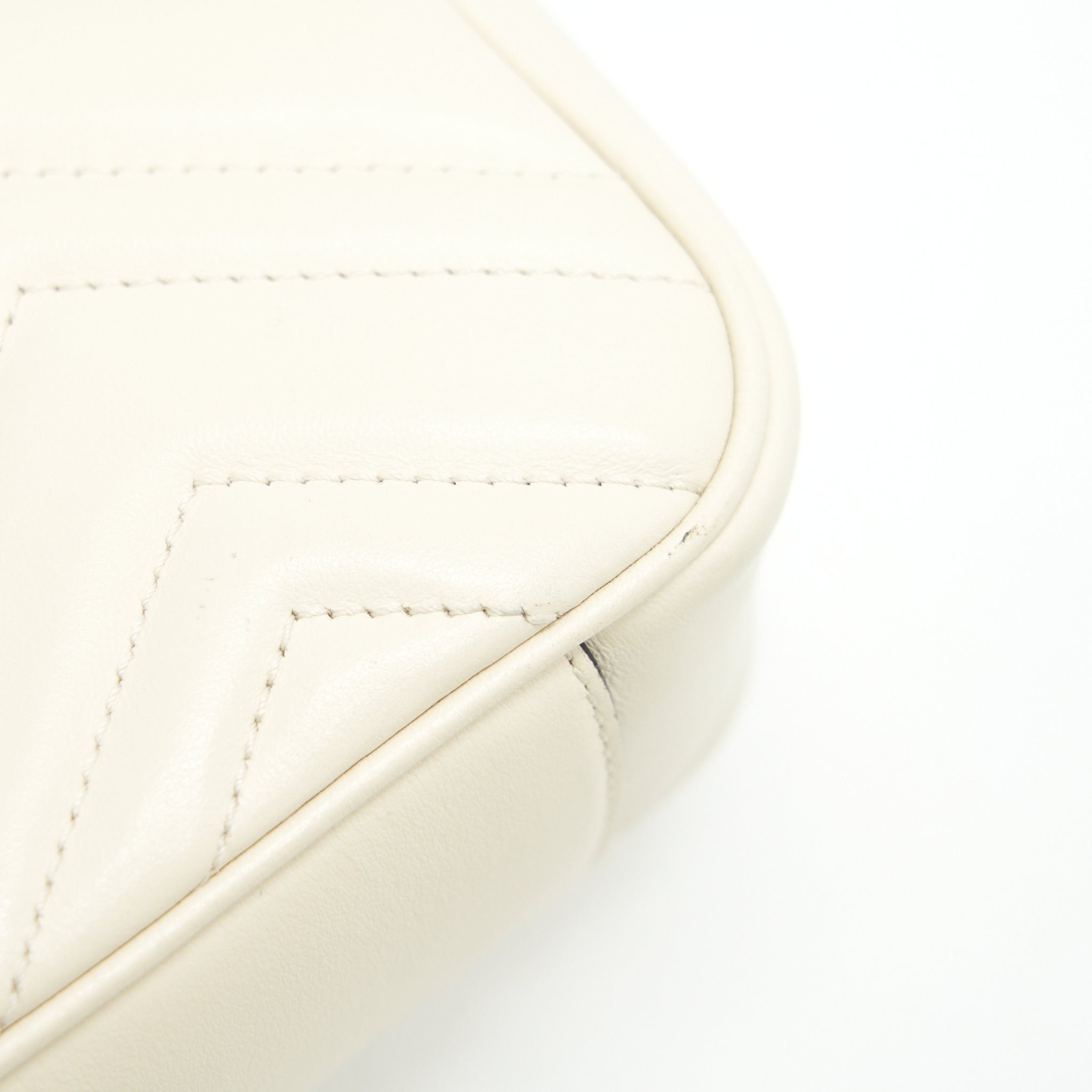 gucci-gg-mini-marmont-cream-white