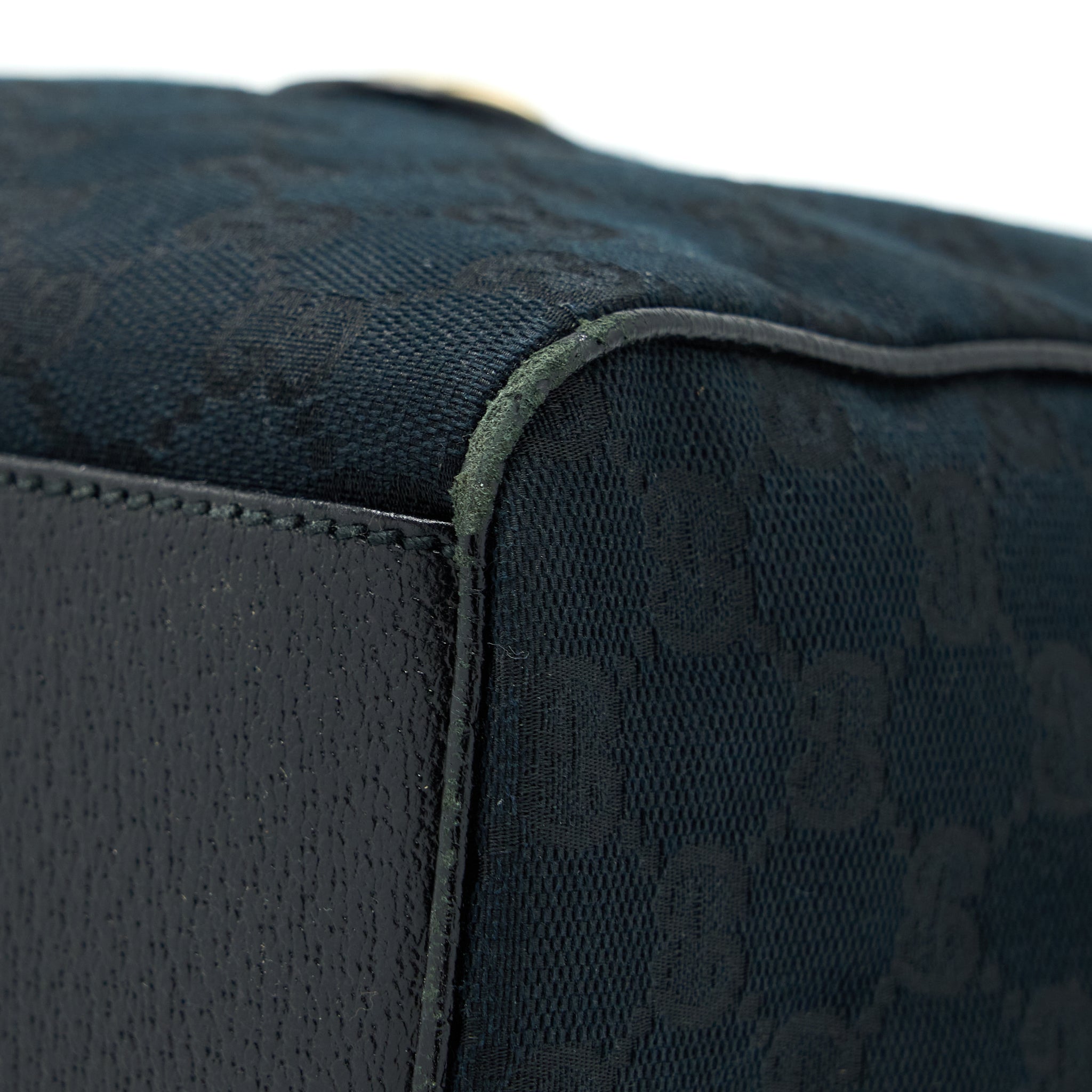 gucci-boston-bag-gg-supreme-fabric-black-shw