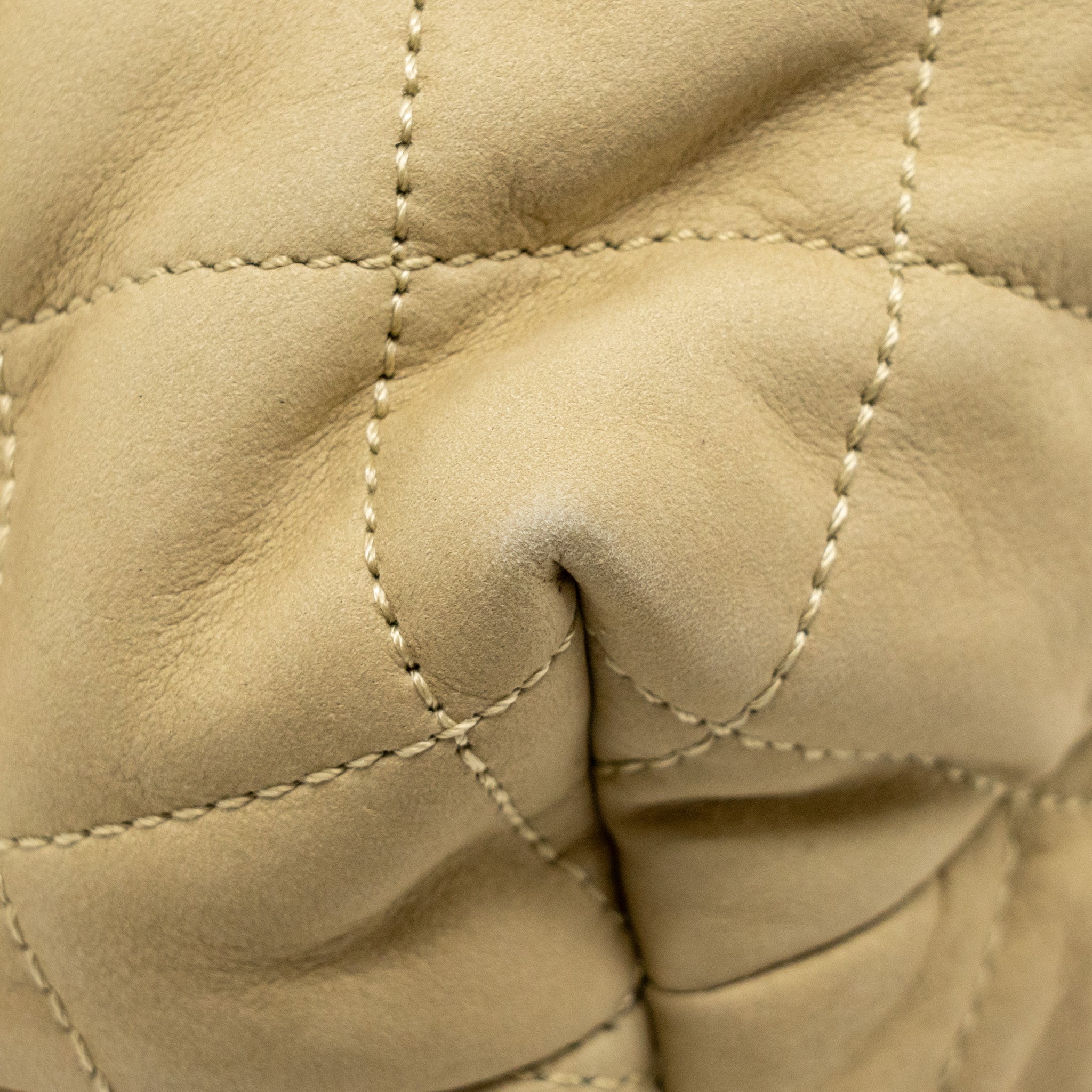 saint-laurent-ysl-icare-maxi-quilted-tote-bag-nubuck-suede-beige-ghw