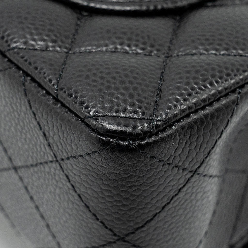 chanel-small-classic-double-flap-bag-caviar-ghw
