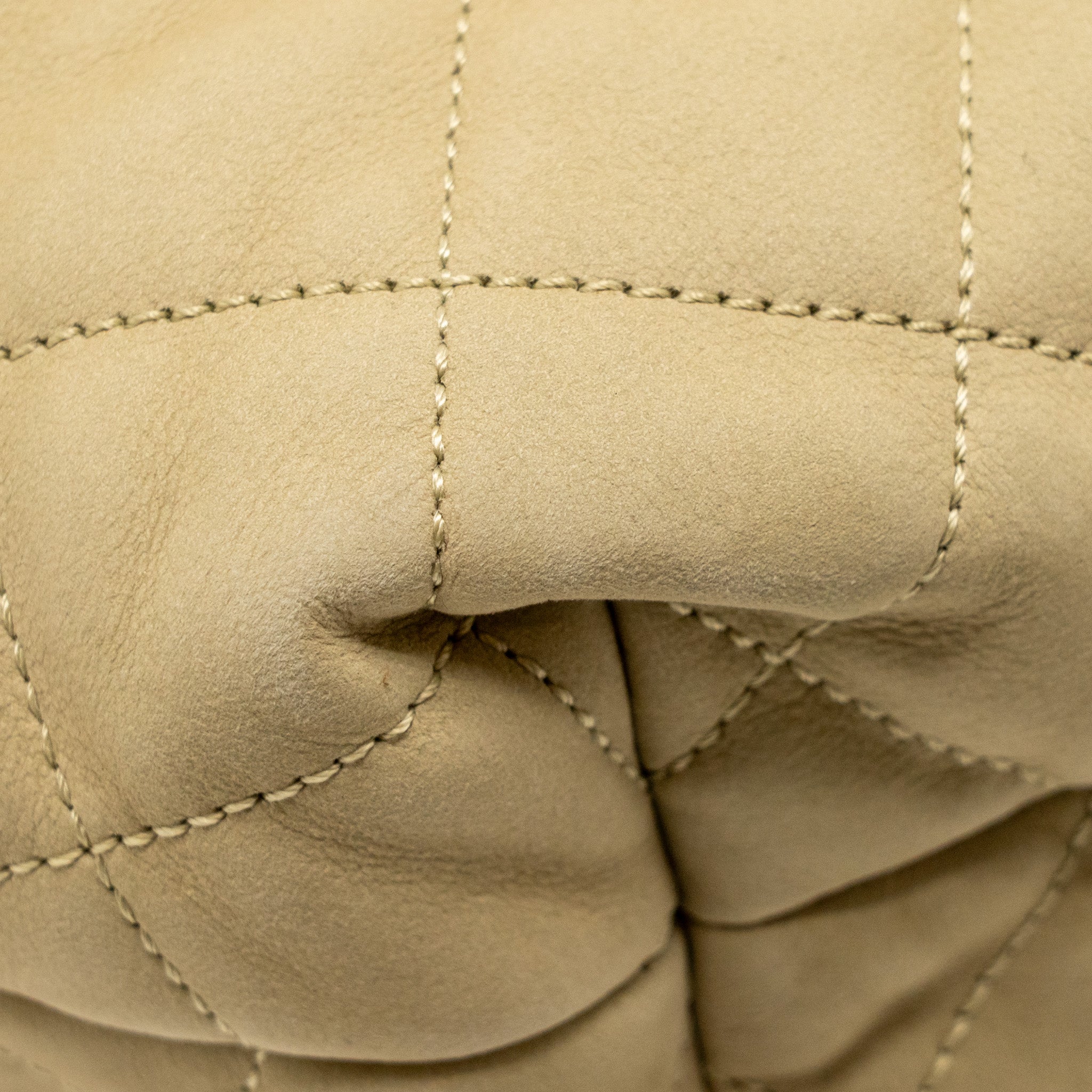 saint-laurent-ysl-icare-maxi-quilted-tote-bag-nubuck-suede-beige-ghw