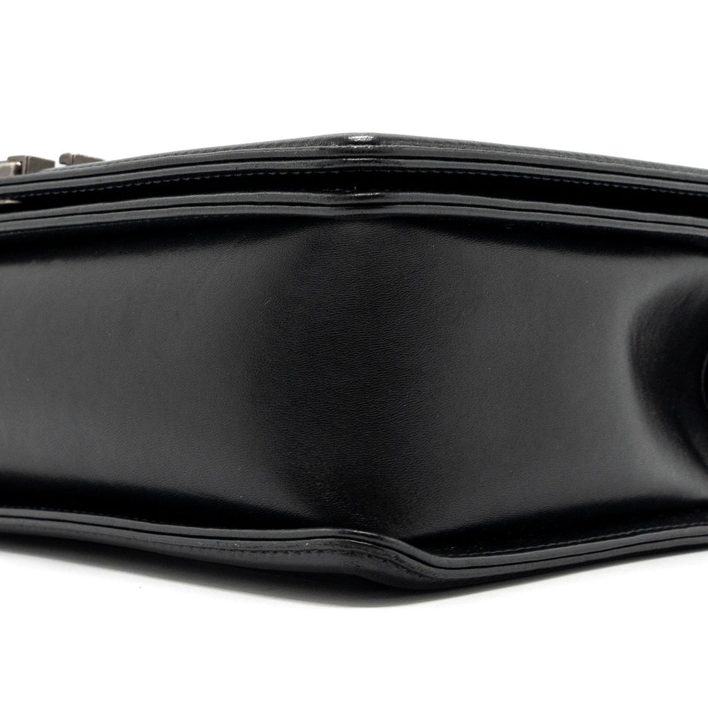 chanel-new-medium-boy-bag-lambskin-black-ruthenium-hardware
