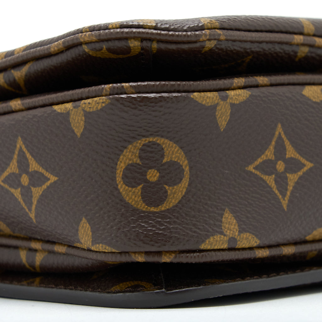 louis-vuitton-pochette-metis-monogram-canvas-ghw-8