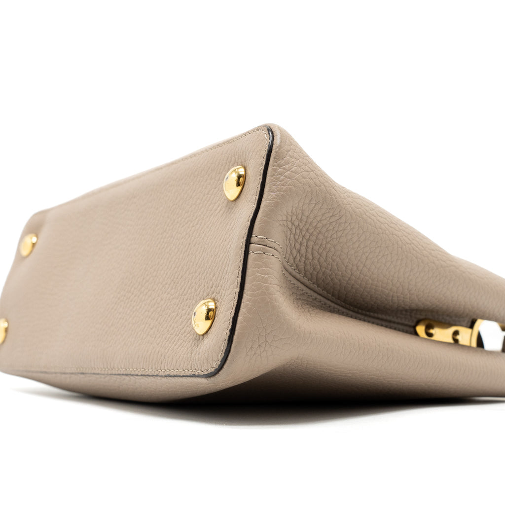 louis-vuitton-capucines-mm-taurillon-light-grey-ghw