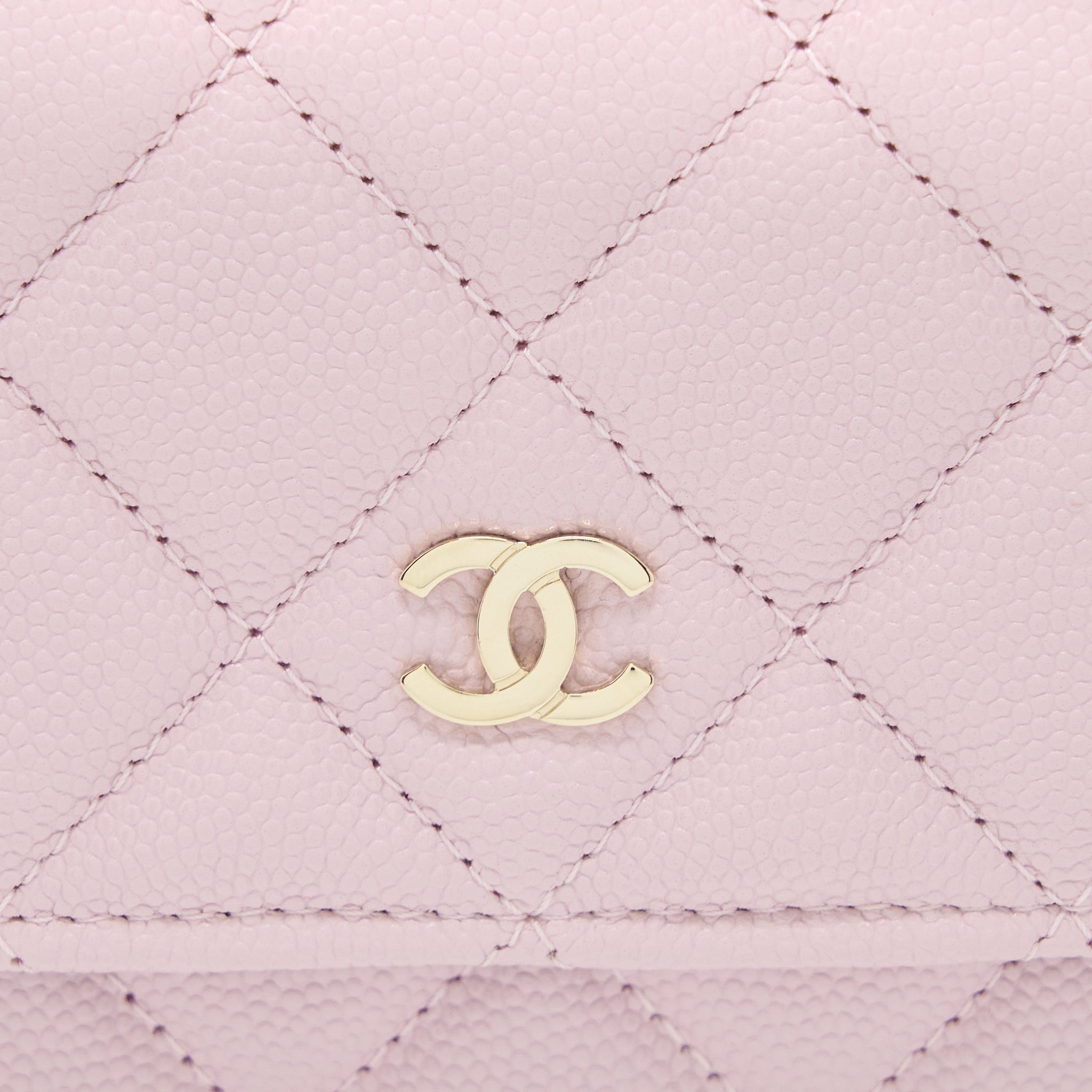 chanel-classic-wallet-on-chain-caviar-light-pink-lghw