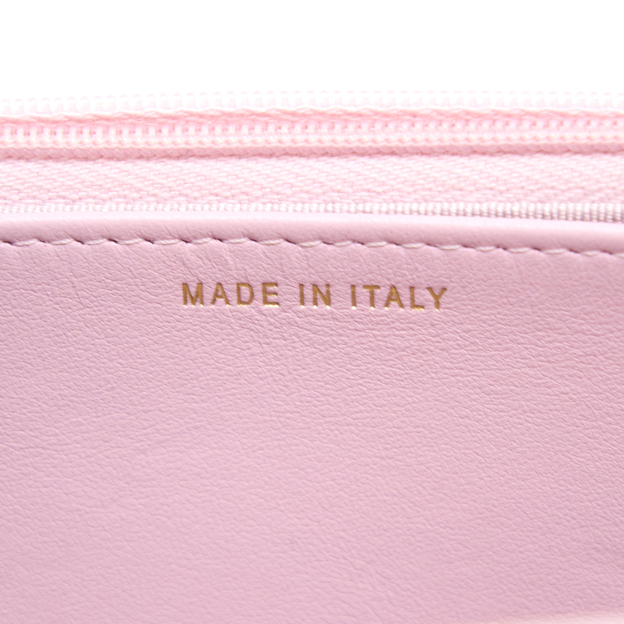chanel-classic-wallet-on-chain-caviar-light-pink-lghw