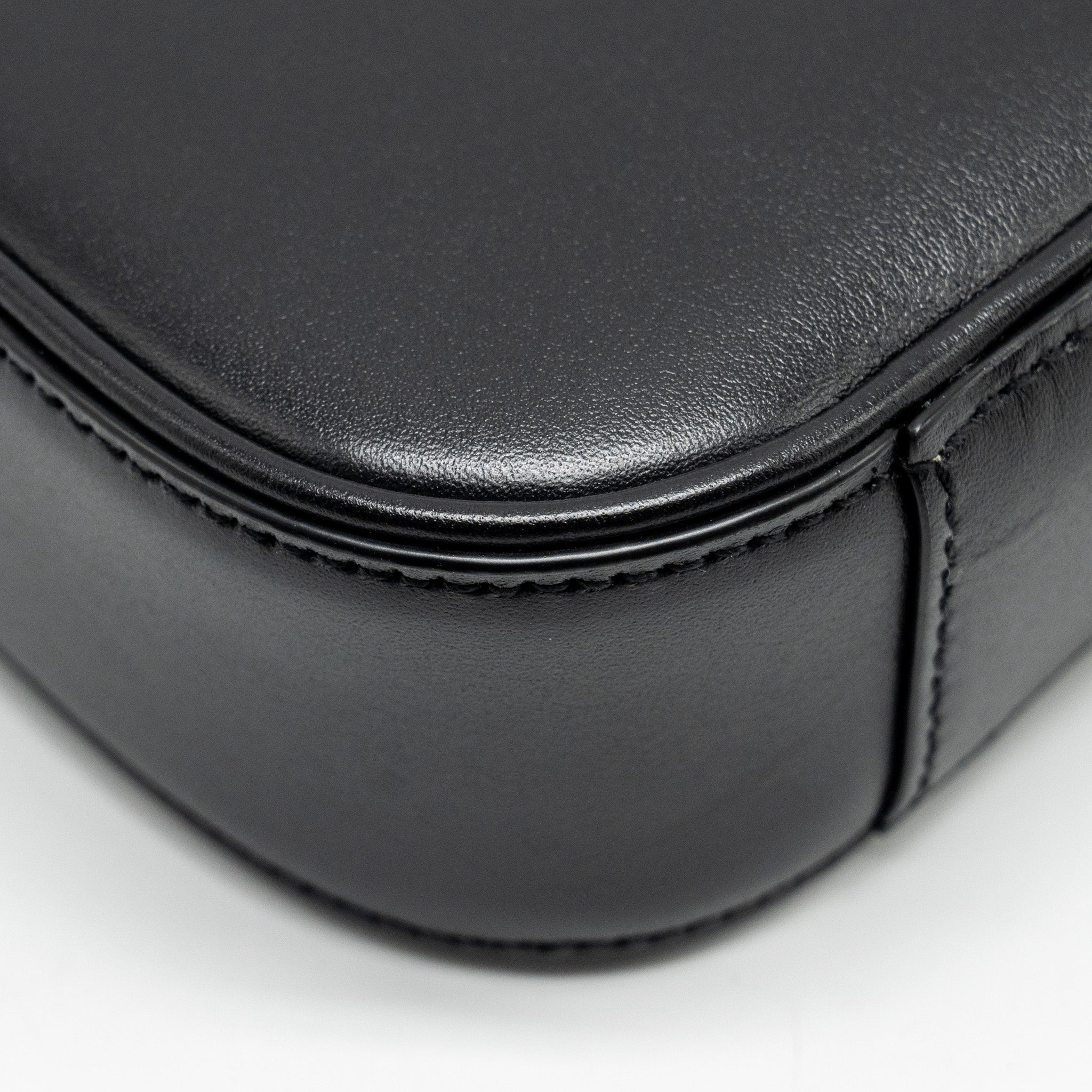 saint-laurent-ysl-mini-le-5-a-7-hobo-bag-smooth-calfskin-black-ghw