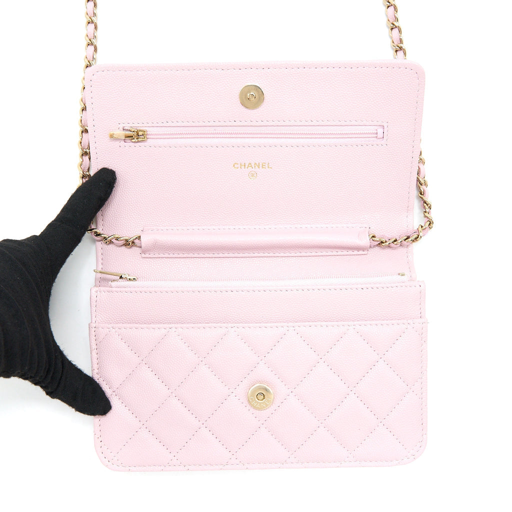 chanel-classic-wallet-on-chain-caviar-light-pink-lghw